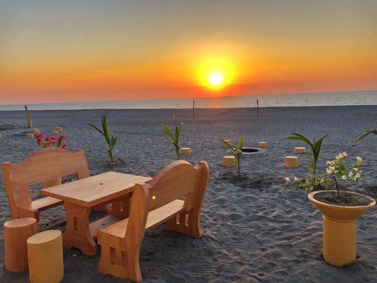 Sea Breeze Beachfront Home And Cottages San Juan  Dış mekan fotoğraf